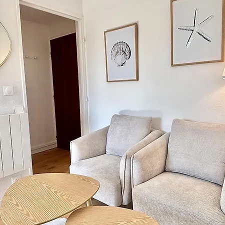Apartment Bright Seafront Balcony & Parking *